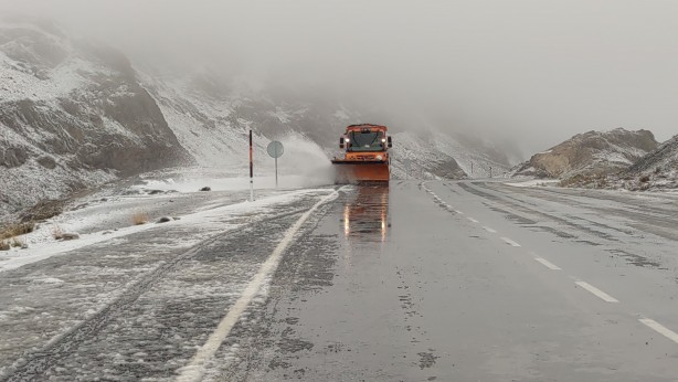 Foto - Görüntüler Türkiye'den! Karla mücadele erken başladı
