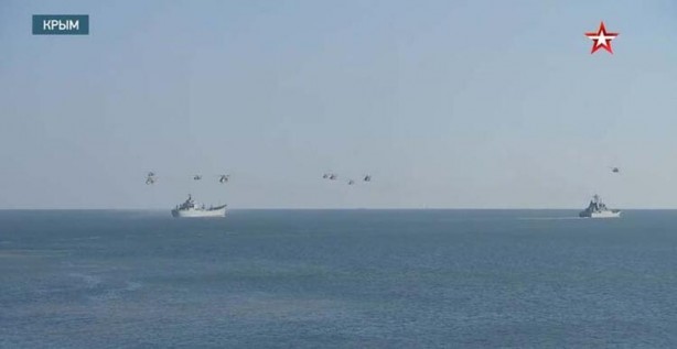 Foto - Görüntüleri resmi televizyon yayınladı! Karadeniz'e çıkarma yaptılar