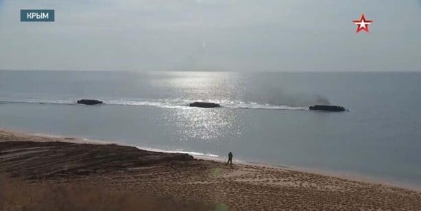 Foto - Görüntüleri resmi televizyon yayınladı! Karadeniz'e çıkarma yaptılar