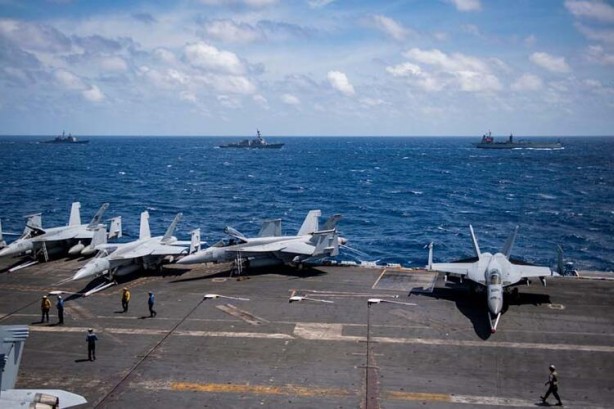 Foto - Görüntüleri resmi televizyon yayınladı! Karadeniz'e çıkarma yaptılar