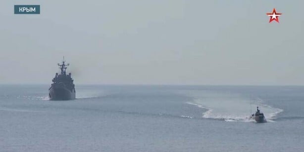 Foto - Görüntüleri resmi televizyon yayınladı! Karadeniz'e çıkarma yaptılar