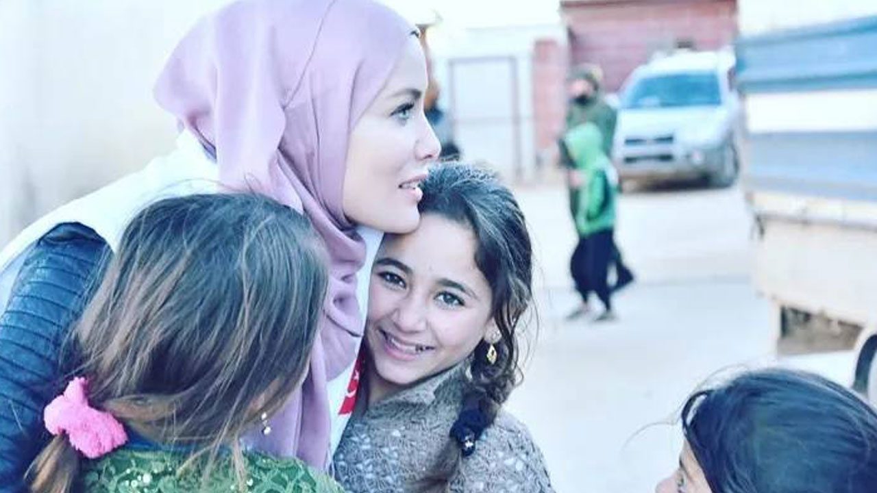 Foto - Gösteriş budalası ünlülere ders vermeye devam ediyor! Gamze Özçelik 23 Gazzeli hastayı ameliyat ettirdi
