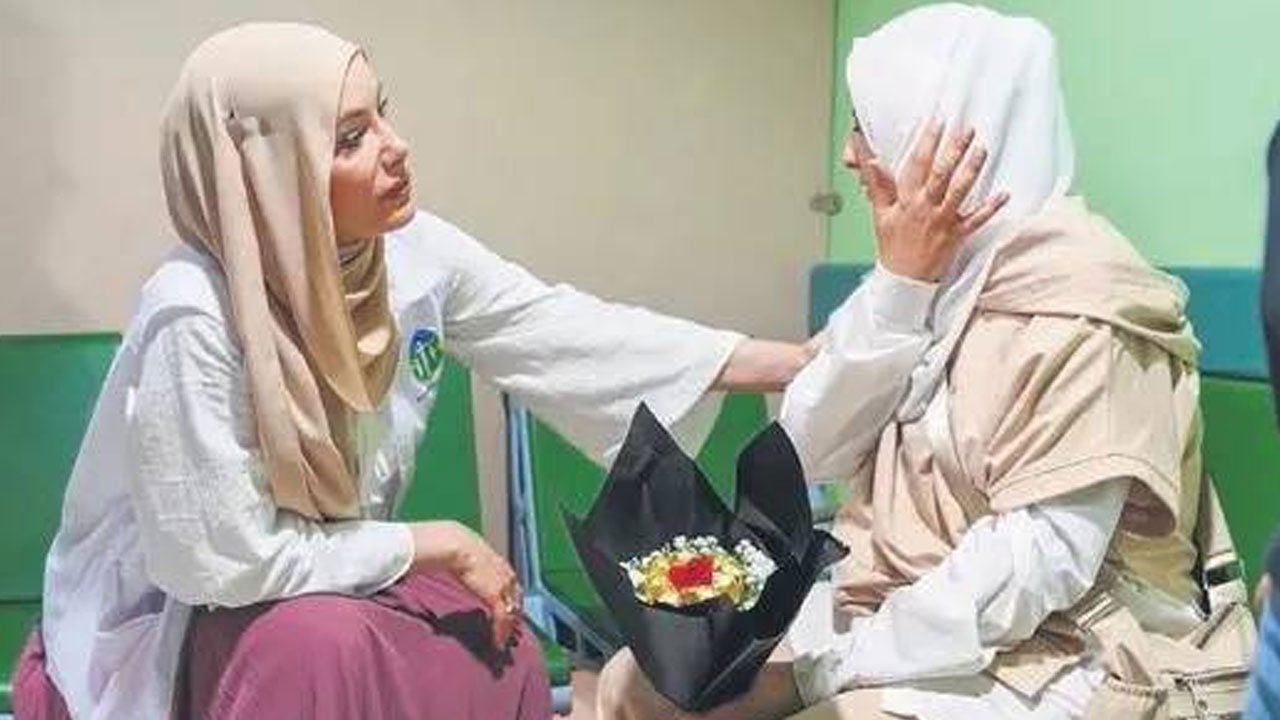 Foto - Gösteriş budalası ünlülere ders vermeye devam ediyor! Gamze Özçelik 23 Gazzeli hastayı ameliyat ettirdi