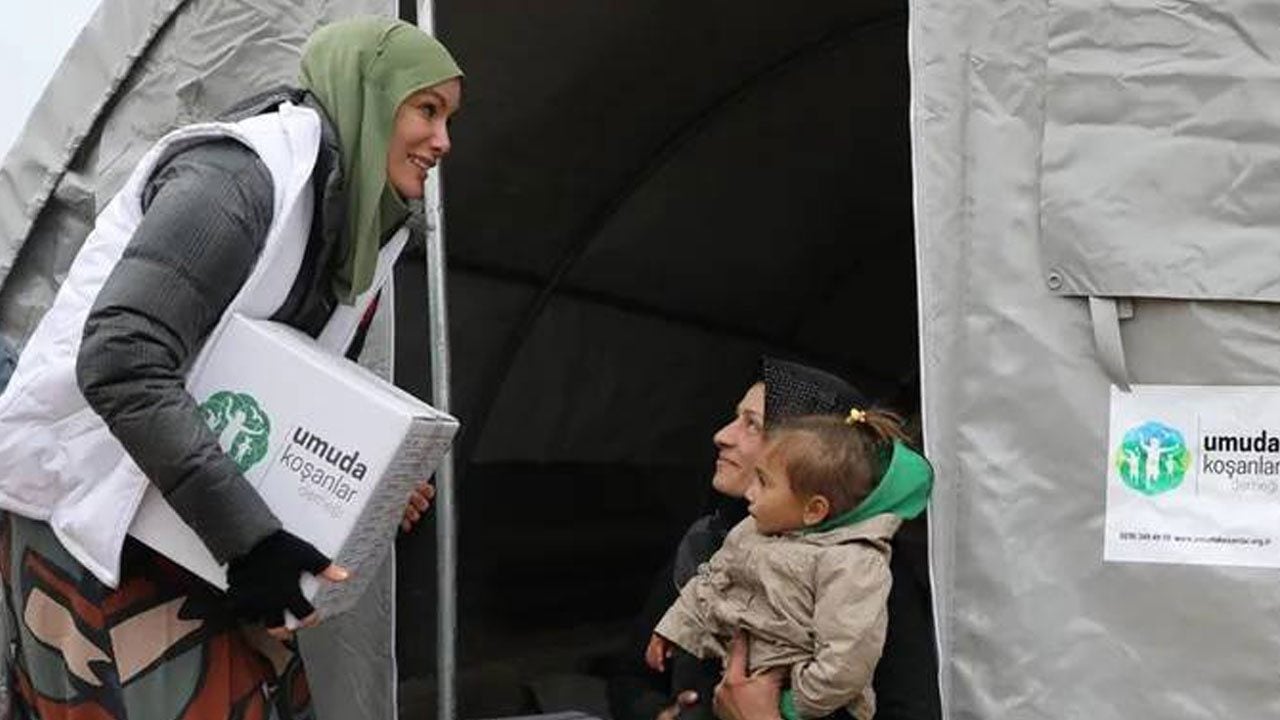 Foto - Gösteriş budalası ünlülere ders vermeye devam ediyor! Gamze Özçelik 23 Gazzeli hastayı ameliyat ettirdi