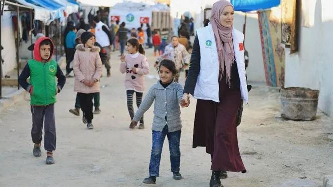 Foto - Gösteriş budalası ünlülere ders vermeye devam ediyor! Gamze Özçelik 23 Gazzeli hastayı ameliyat ettirdi