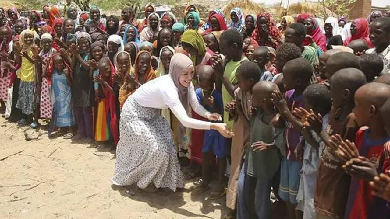 Foto - Gösteriş budalası ünlülere ders vermeye devam ediyor! Gamze Özçelik 23 Gazzeli hastayı ameliyat ettirdi