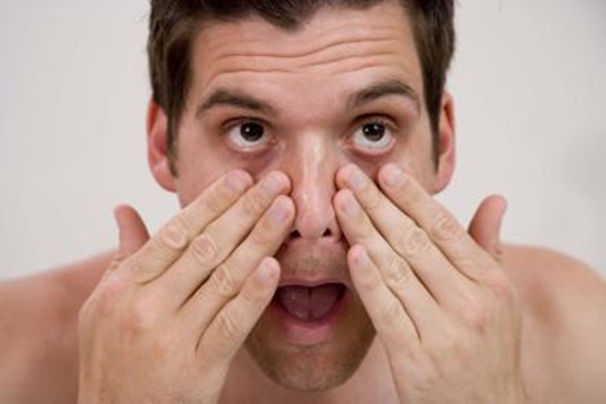 Foto - Göz altı morluğunun sebepleri