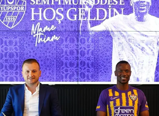 Foto - Göz göre göre yine yaptı! Şaşırtan bir forvet açıklaması daha! Müthiş atak