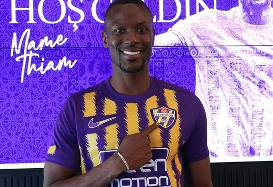 Göz göre göre yine yaptı! Şaşırtan bir forvet açıklaması daha! Müthiş atak