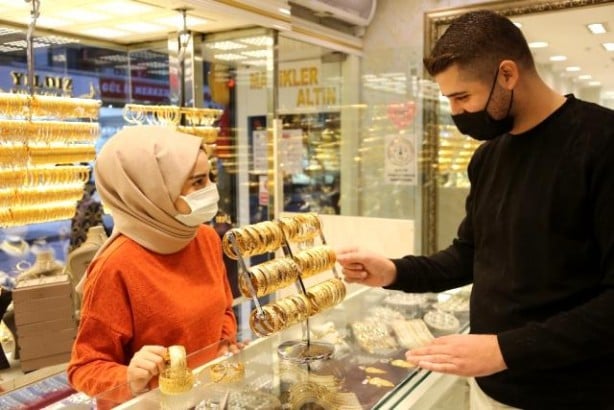 Foto - Gözler Merkez'de! Vatandaşlar kuyumculara akın etti