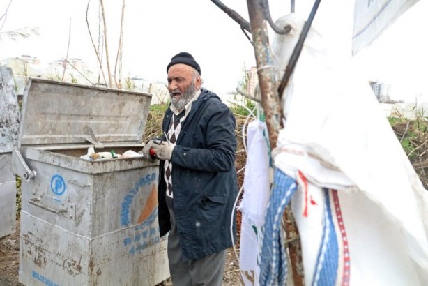 Foto - Gözleri görmeyen yaşlı adamın yürek burkan hikayesi
