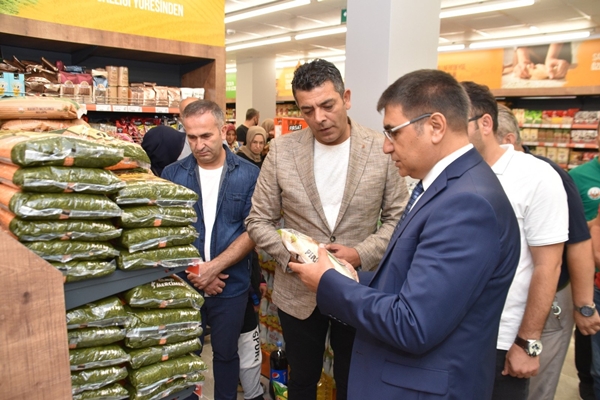 Foto - Gözleri var görmez kulakları var duymaz! Çamur medyasına halk tokadı