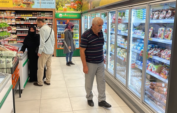 Foto - Gözleri var görmez kulakları var duymaz! Çamur medyasına halk tokadı
