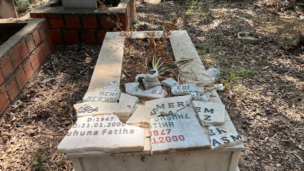 Foto - Gözlerine inanamadılar! Kabir ziyareti kabusa döndü