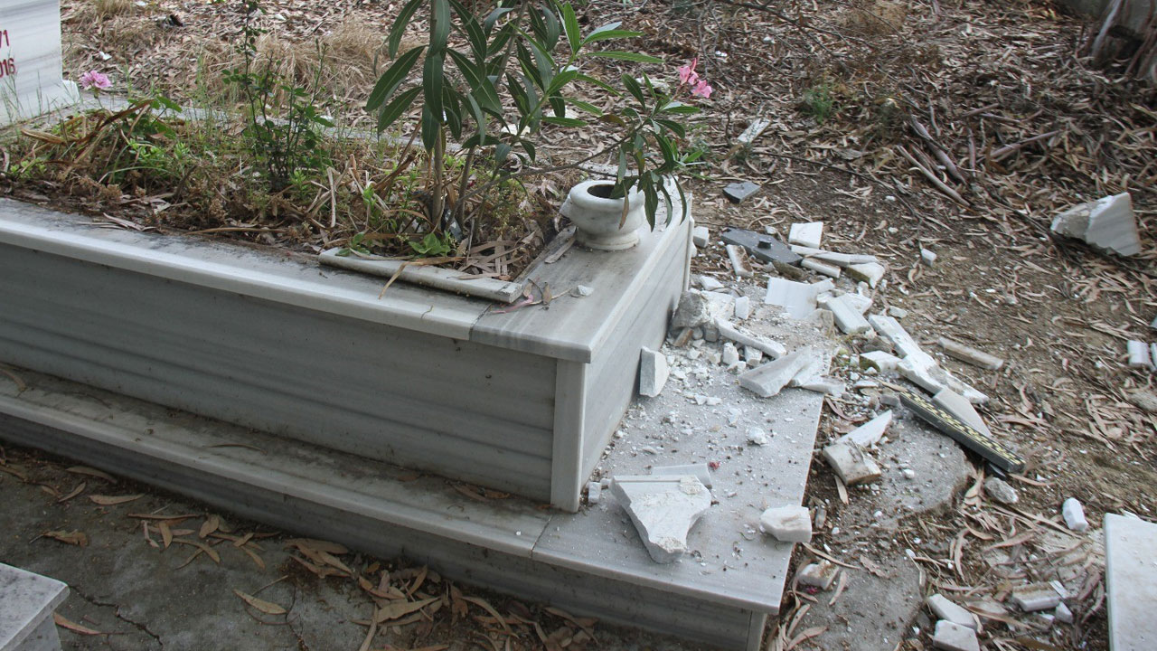 Foto - Gözlerine inanamadılar! Kabir ziyareti kabusa döndü