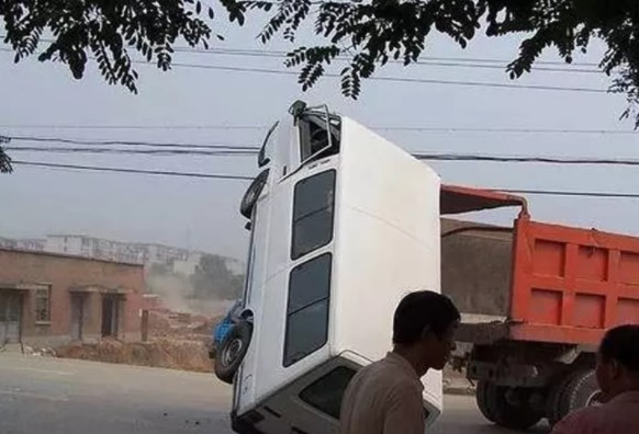 Foto - Gözlerinize inanamayacaksınız! Bu kadarda olmaz dedirten kazalar