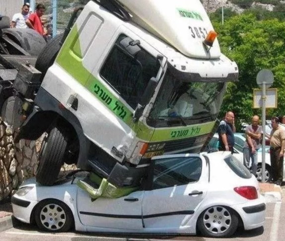 Foto - Gözlerinize inanamayacaksınız! Bu kadarda olmaz dedirten kazalar