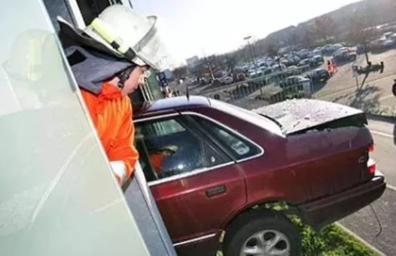 Foto - Gözlerinize inanamayacaksınız! Bu kadarda olmaz dedirten kazalar