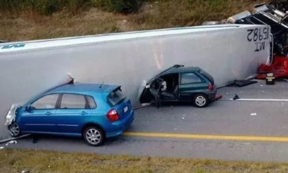 Foto - Gözlerinize inanamayacaksınız! Bu kadarda olmaz dedirten kazalar
