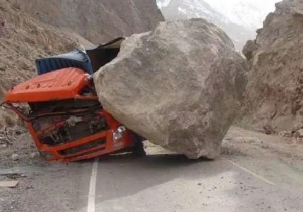 Foto - Gözlerinize inanamayacaksınız! Bu kadarda olmaz dedirten kazalar
