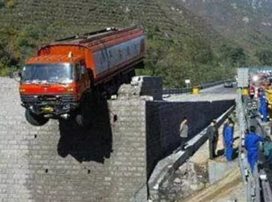 Foto - Gözlerinize inanamayacaksınız! Bu kadarda olmaz dedirten kazalar