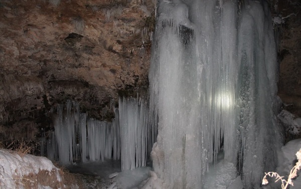 Gözlerinize inanamayacaksınız! Burası aslında bir şelale