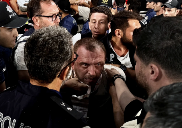 Göztepe Onursal Başkanı Mehmet Sepil'den Ali Koç'a olay sözler: Yine ortalık karışacak! Ali Koç'a ağır eleştiri