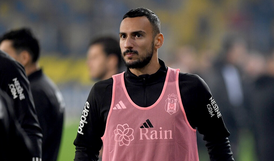 Göztepe’nin hamlesi Beşiktaş’ı sevindirdi! Müjdeler olsun Beşiktaş taraftarına… Gündeme oturacak sağ bek çıkışı…