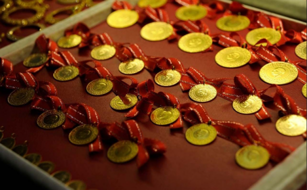 Foto - 'Gram altın 1600 lira değil' diyen Hatice Kolçak gerçek rakamı açıkladı! Kapalıçarşı'ya gidenler şok olacak