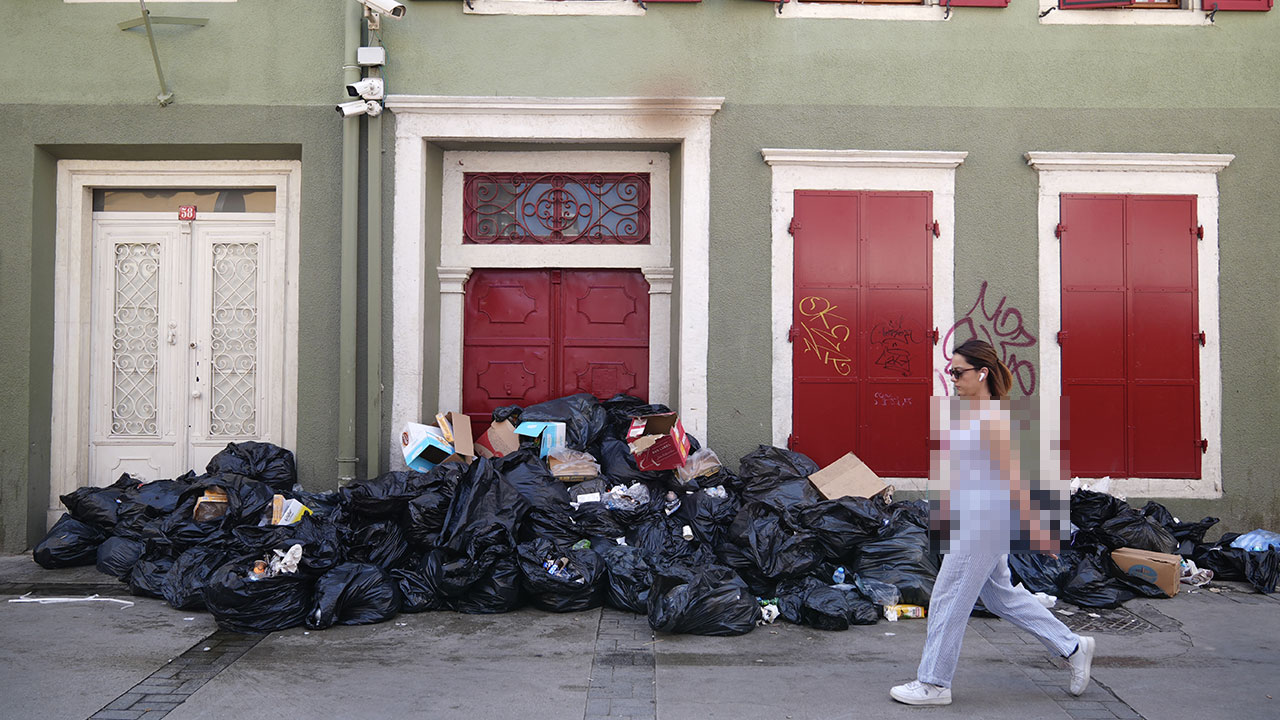 Foto - Grevde 4. gün! Çağdaş İzmir’in çağdaş çöp dağları