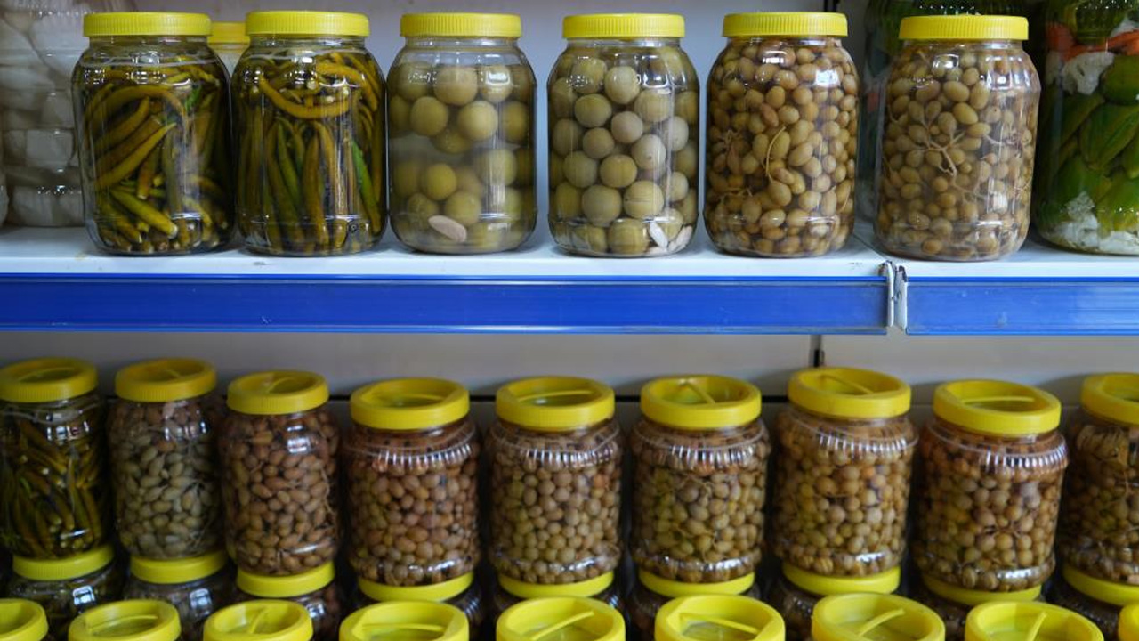 Foto - Gribe karşı etkili çözüm! Doğal ilacımız turşu tezgaha indi