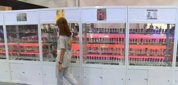 Foto - Guinness rekoru kırdı! 3.414 telefonla dünyanın en büyük koleksiyonu