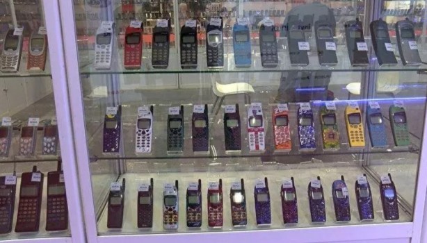 Foto - Guinness rekoru kırdı! 3.414 telefonla dünyanın en büyük koleksiyonu