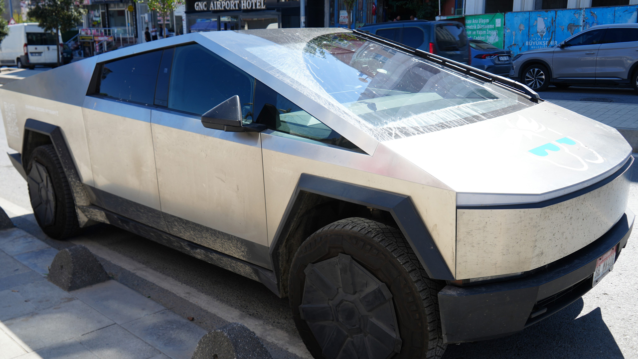 Foto - Guinness rekoru Türkiye’den geçiyor! Tesla Cybertruck’lı gezginler ülkemizde!