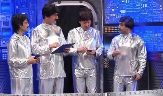 Foto - Güldür Güldür salonunda dikkat çeken AK Partili! Skeç sonrası kulise gitti, görenler şaşkına döndü