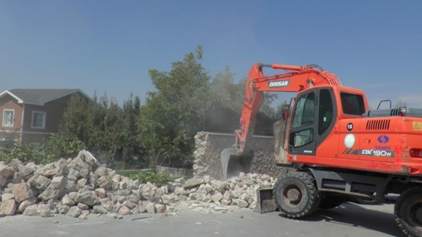 Foto - Gülen için yapılan lüks malikanenin duvarı yıkıldı