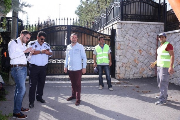 Foto - Gülen için yapılan lüks malikanenin duvarı yıkıldı