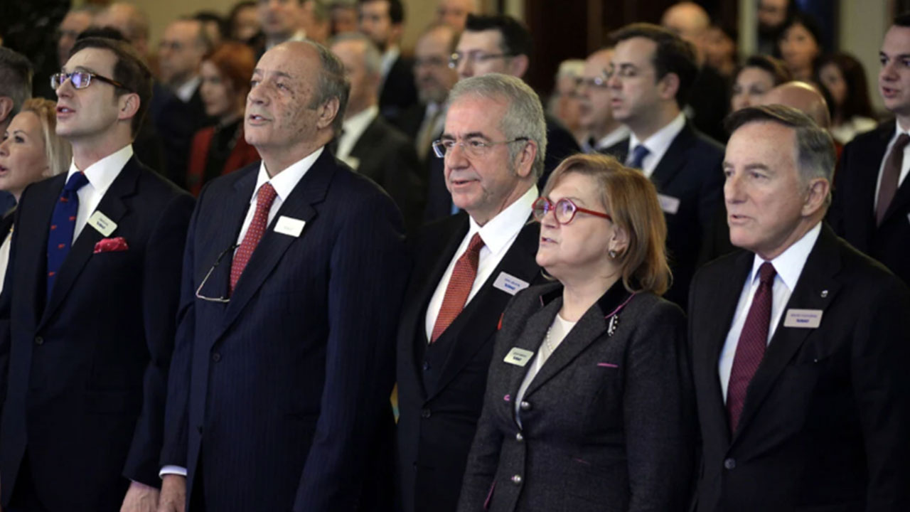 Güler Sabancı'nın hemen ardından Tuncay Özilhan'dan flaş karar