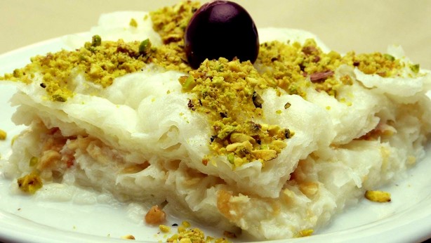 Foto - Güllaç tarifi? Güllaç nasıl ıslatılır? Pratik güllaç malzemeleri, güllaç yapılışı