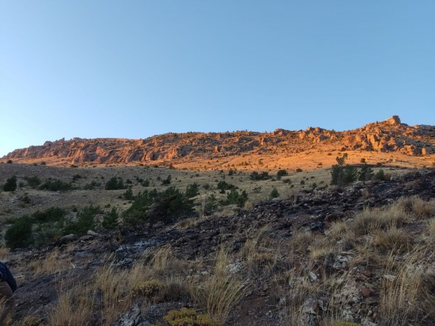 Gümüşhane’de dağlık alanda çıkan yangın söndürüldü