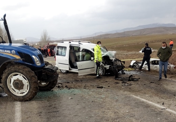Gümüşhane'de trafik kazası: Yaralılar var