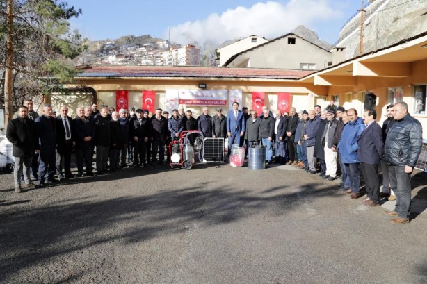 Gümüşhane'de üreticilere makine ve teçhizat desteği