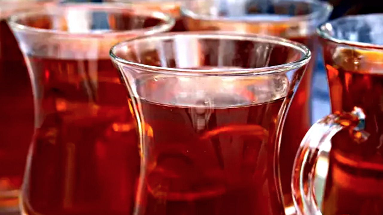 Foto - Çayı içerken dikkat! Öyle bir zararı çıktı ki! Bakın ne oluyor