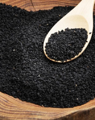 Foto - Günde bir kaşık bol bol tüketin! Çörek otu: kolesterolü düşürüyor, karaciğeri tertemiz yapıyor! Her gece yemenin faydaları