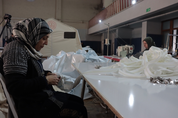 Foto - Günde tam 50 tane! Okul değil sanki fabrika