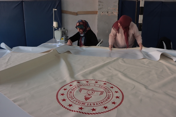 Foto - Günde tam 50 tane! Okul değil sanki fabrika