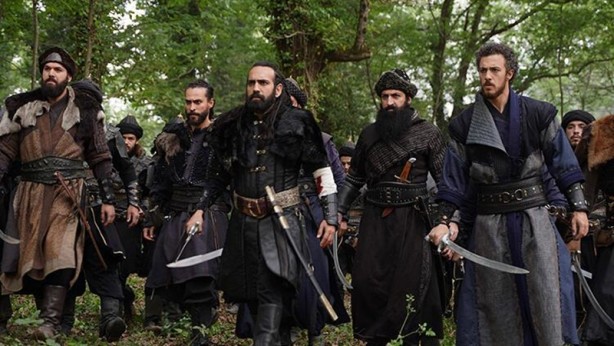 Gündeme bomba gibi düşen iddia! İşte Fahriye Evcen'in 'Alparslan' dizisinde oynayacağı rol