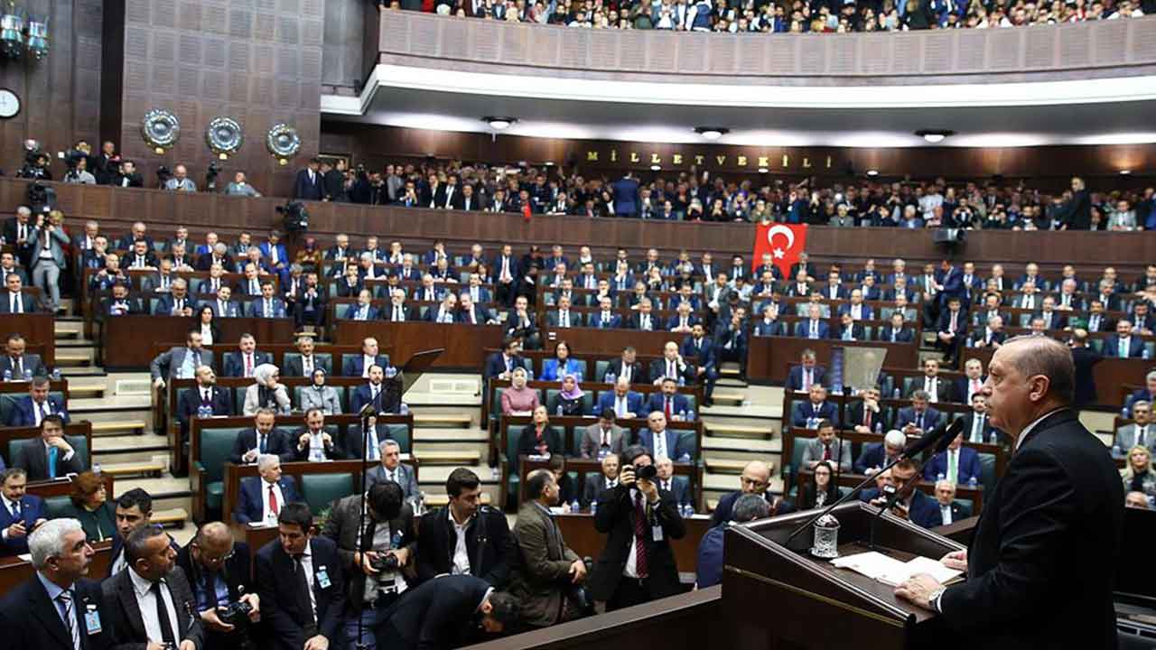 Gündemi altüst edecek iddia: AK Parti'ye geçmek isteyen belediye başkanı reddedildi