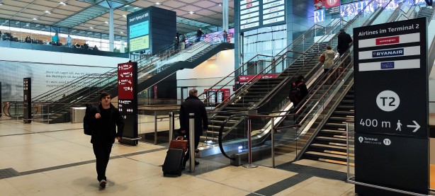 Foto - Gündemi altüst eden grev! Uçuşlar iptal oldu, 100 binden fazla yolcu ne yapacağını kara kara düşünüyor