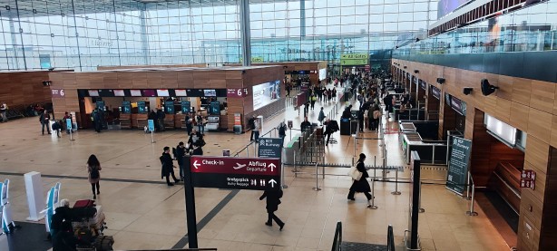 Foto - Gündemi altüst eden grev! Uçuşlar iptal oldu, 100 binden fazla yolcu ne yapacağını kara kara düşünüyor